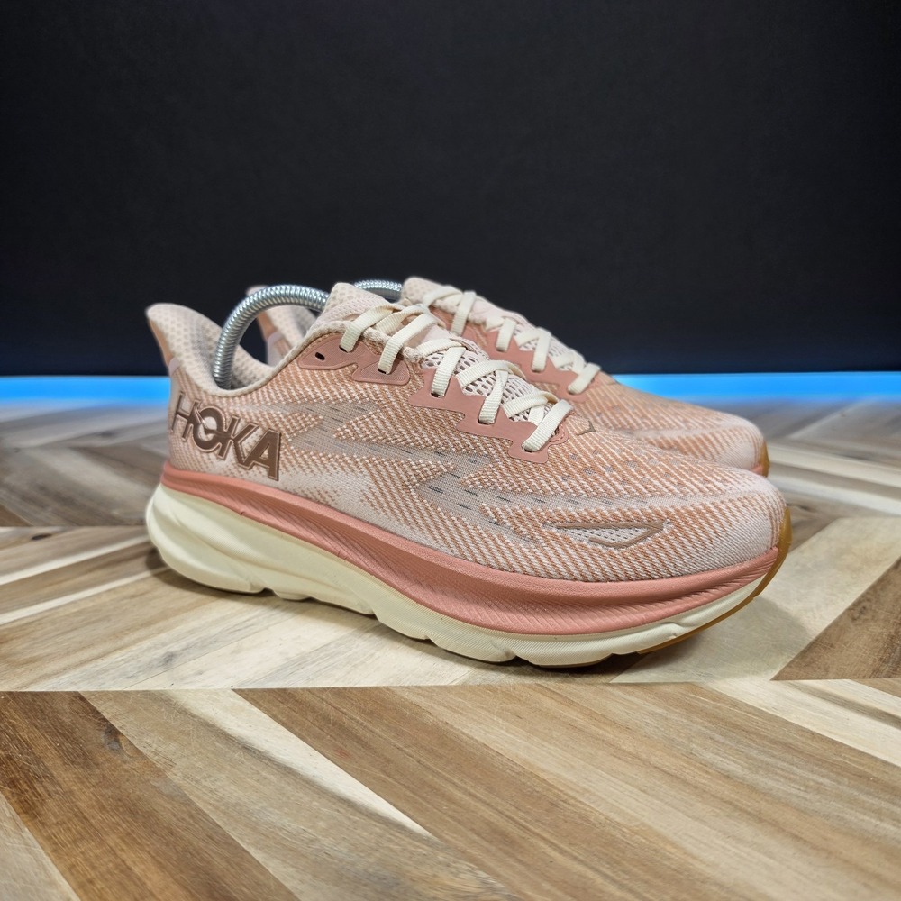 Hoka One One Clifton 9 Women's 9.5 B Sandstone Cream Running Shoes 1127896 SNC